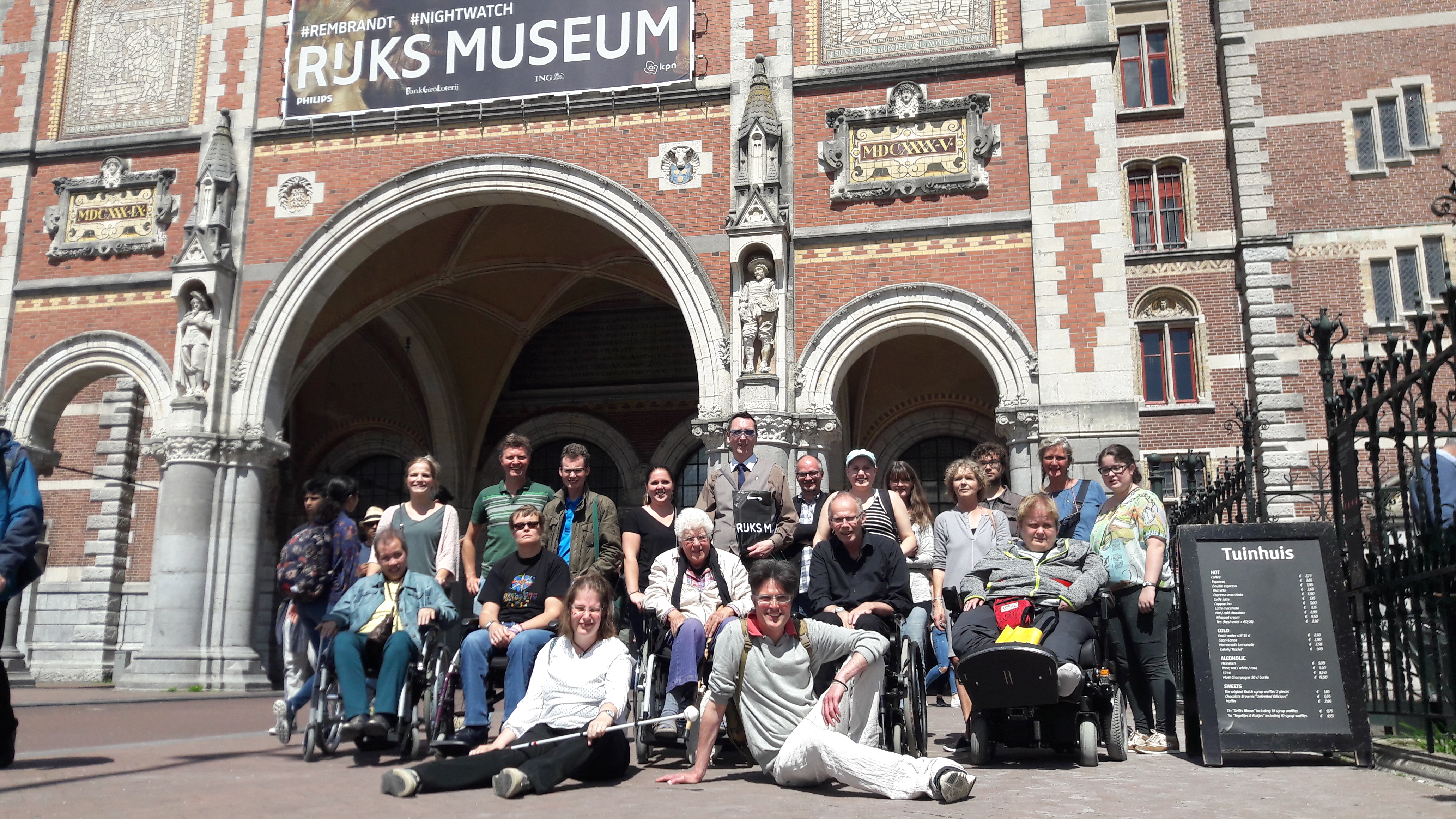 Bezoek-keramiekgroep-aan--Rijksmuseum